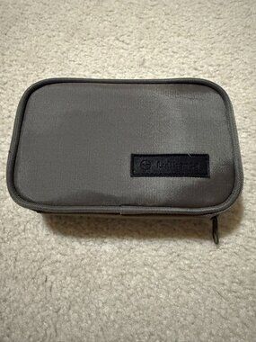 Lufthansa Airlines Amenity/Toiletry/Makeup Bag - Gray Nylon Clamshell-style